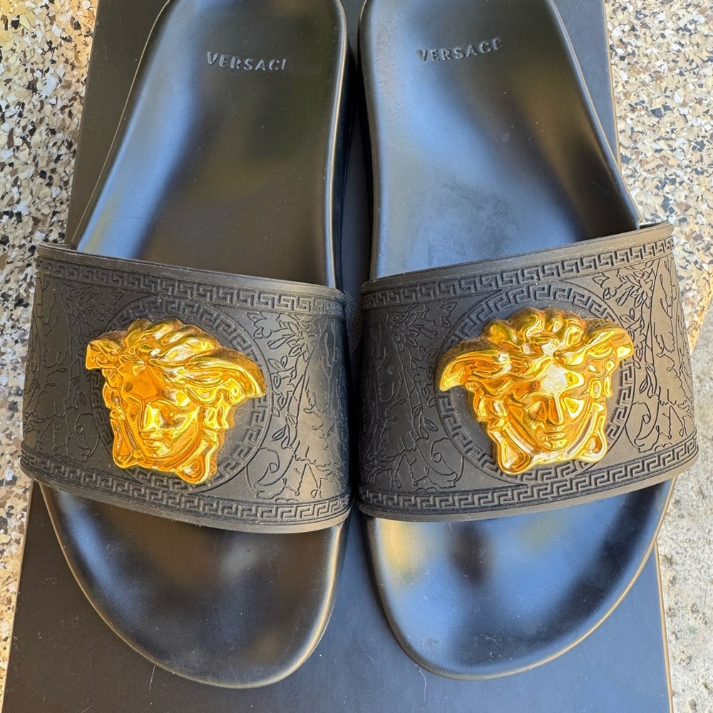 Versace Medusa Slides🛍 - Picture 5 of 10